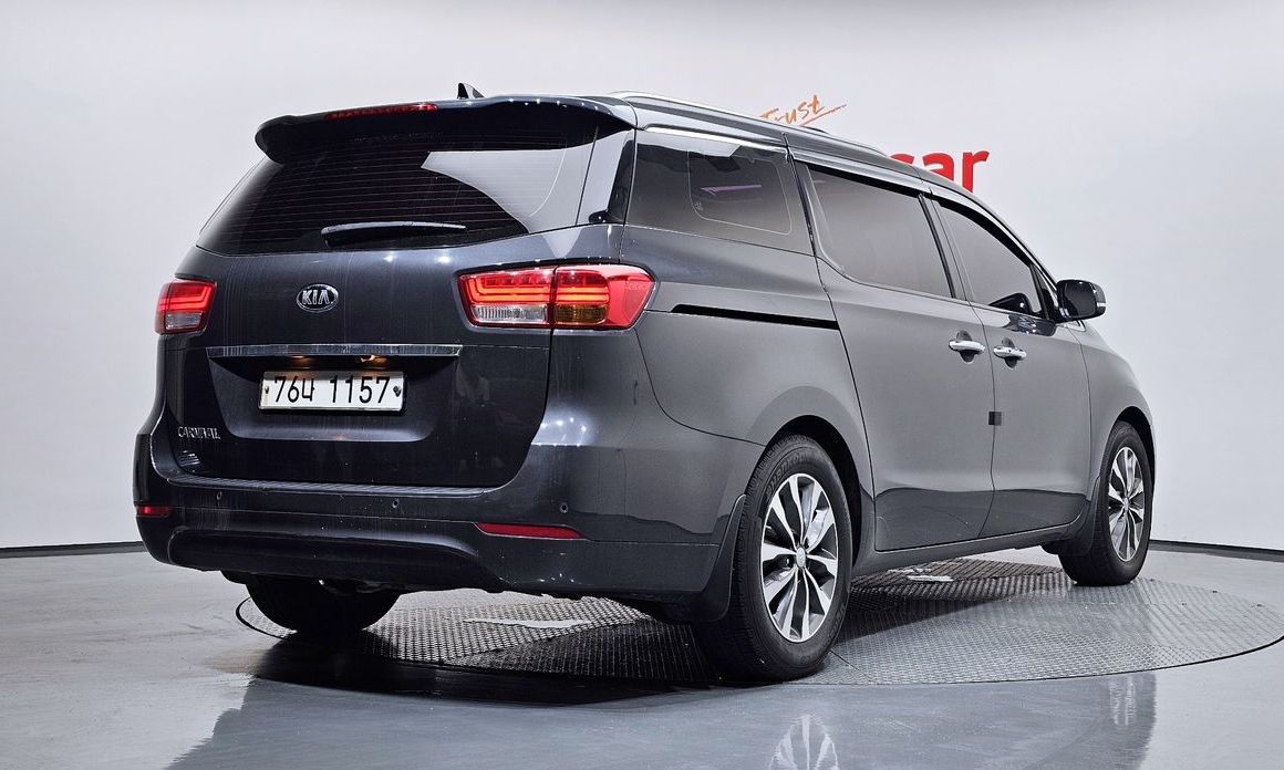 Kia Canival