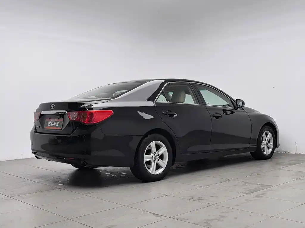 Toyota Reiz