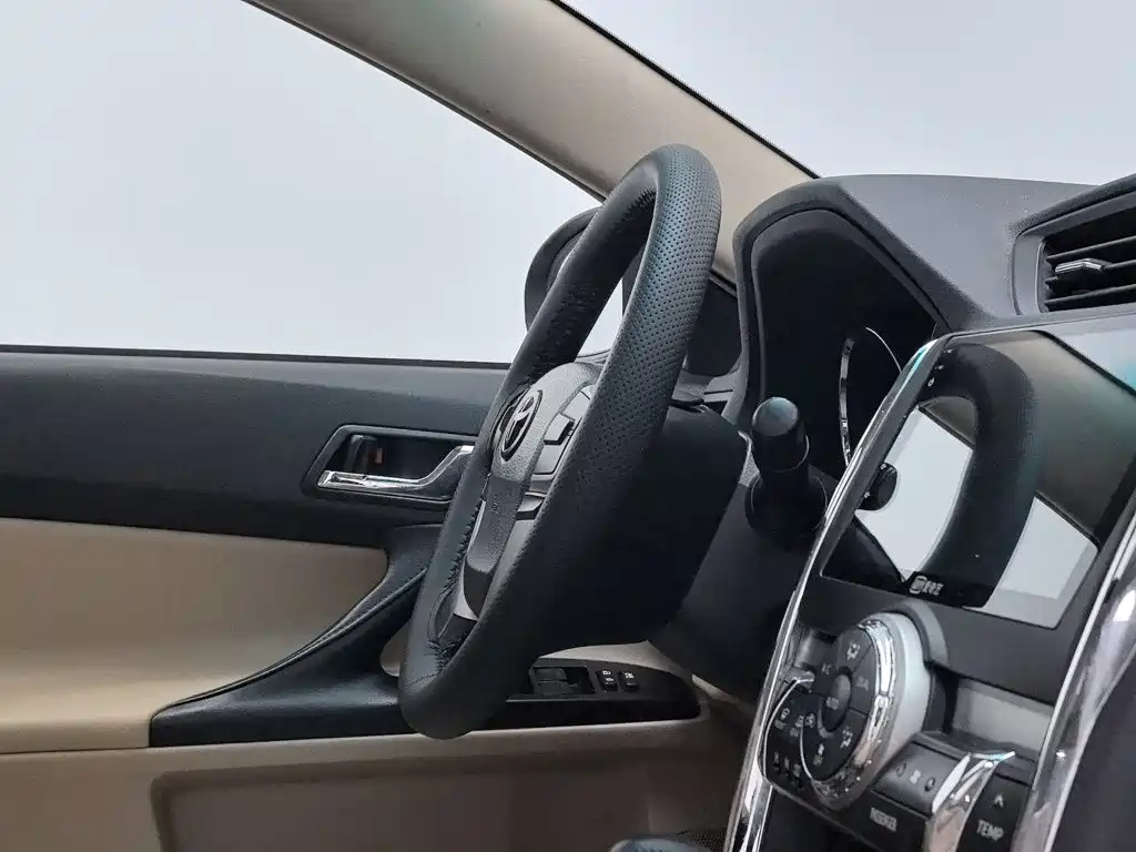 Toyota Reiz