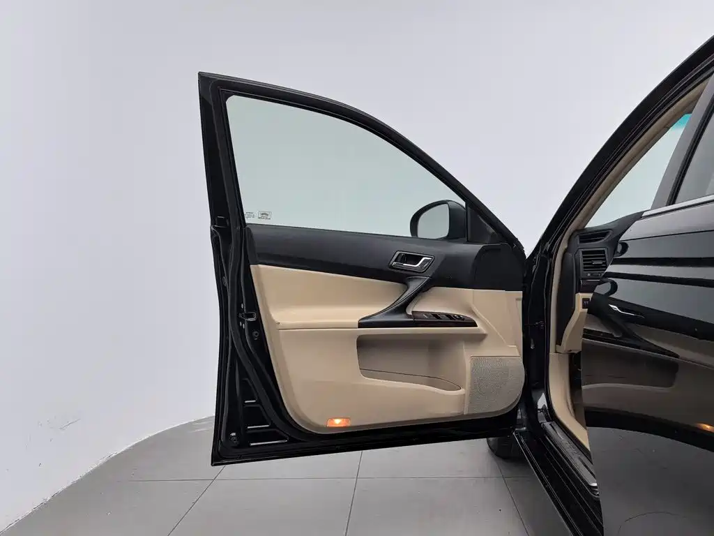 Toyota Reiz