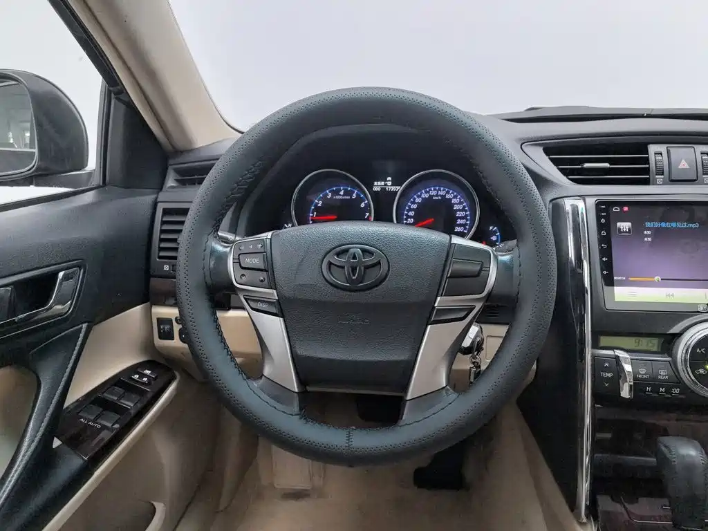Toyota Reiz