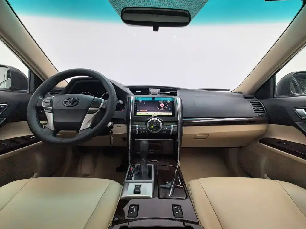 Toyota Reiz