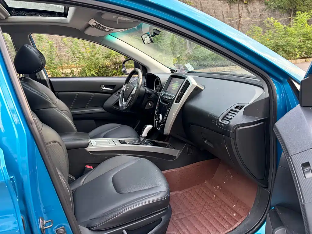 Luxgen U6