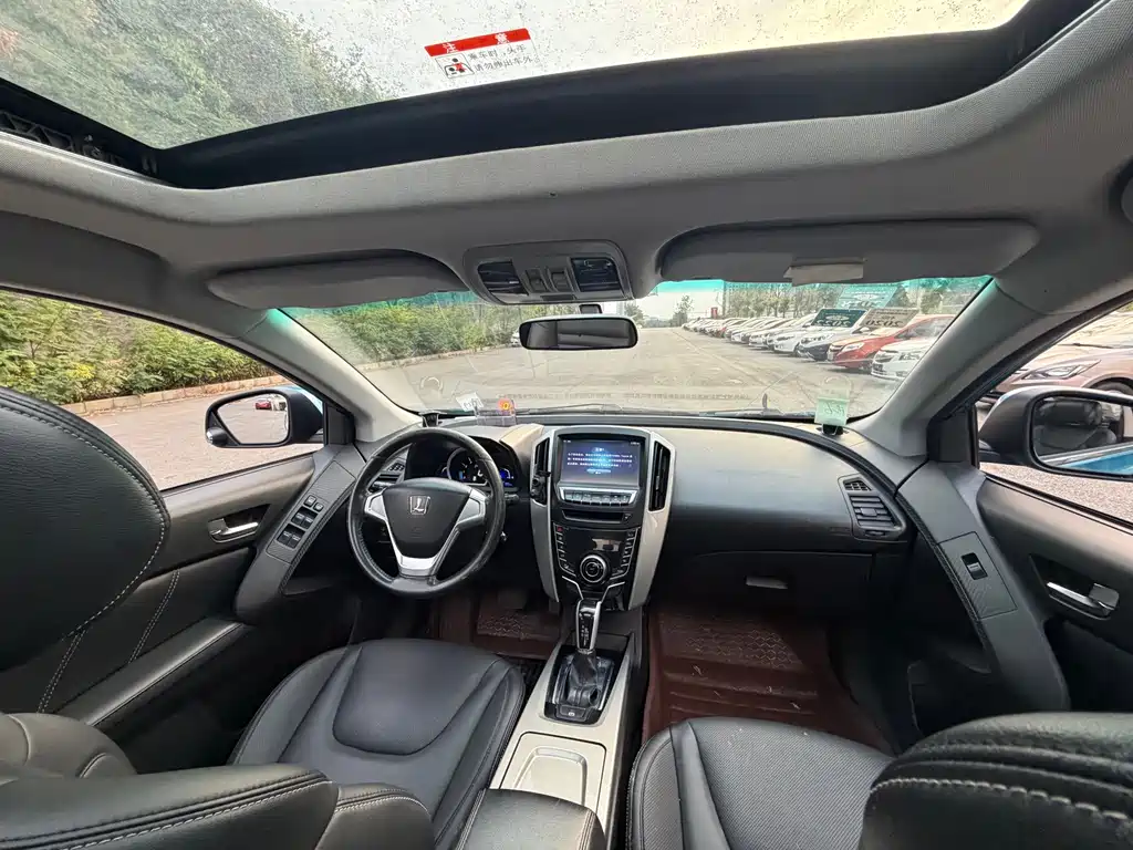 Luxgen U6