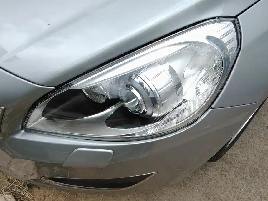 Volvo S60 (Import)