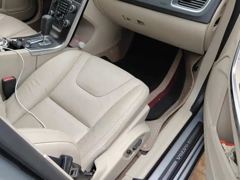 Volvo S60 (Import)