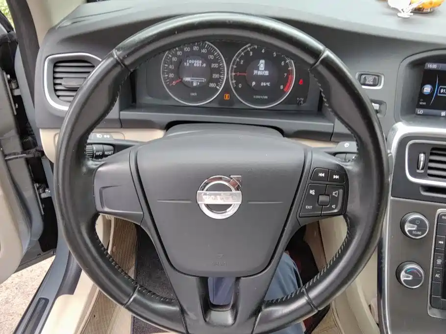 Volvo S60 (Import)