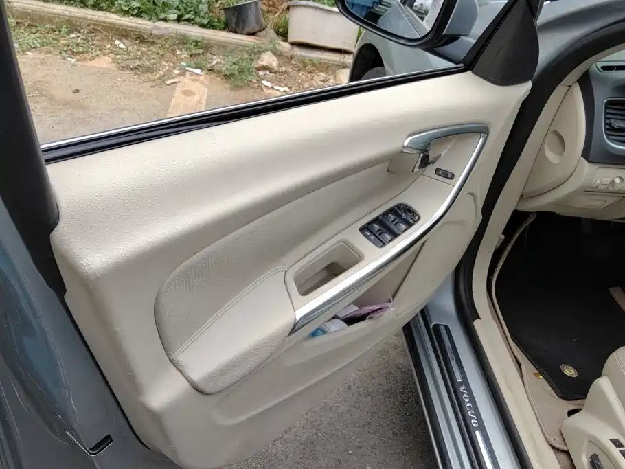 Volvo S60 (Import)