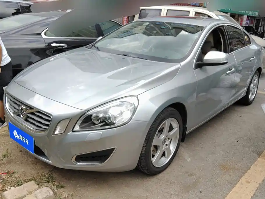 Volvo S60 (Import)