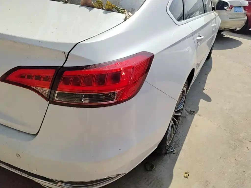 Zotye Zotye Z700