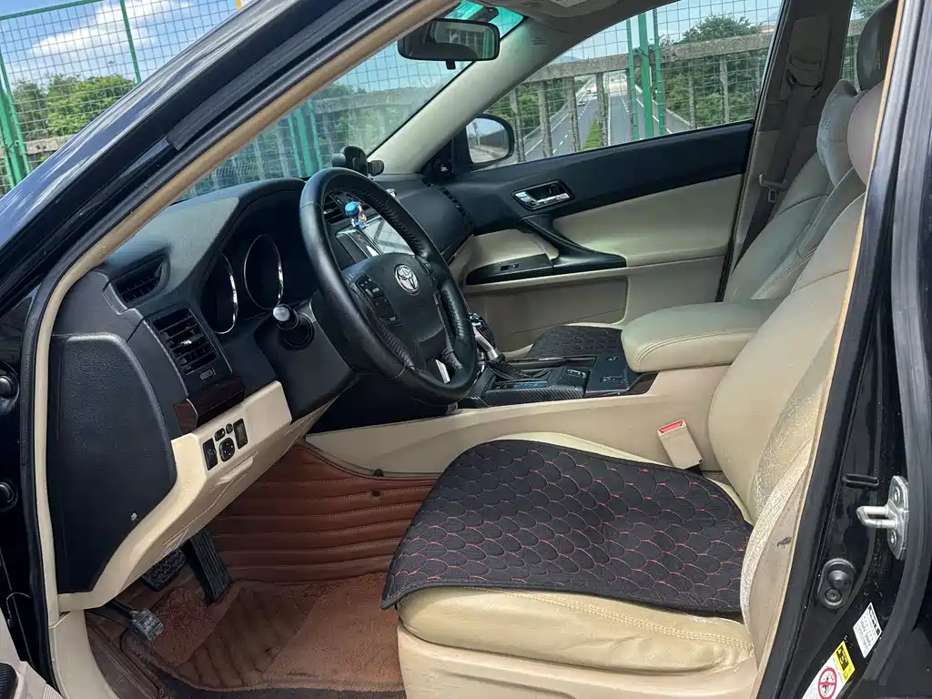 Toyota Reiz