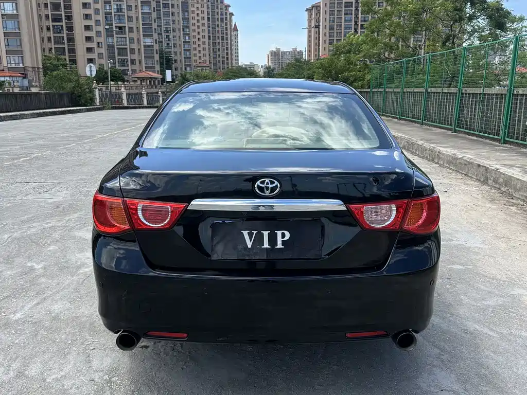 Toyota Reiz