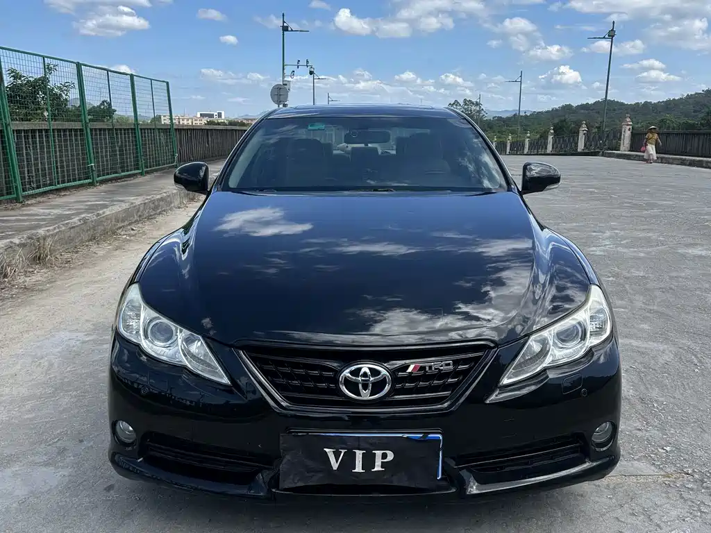 Toyota Reiz