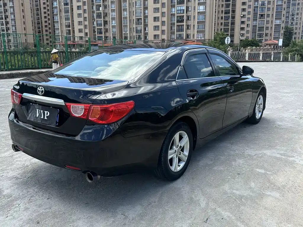 Toyota Reiz