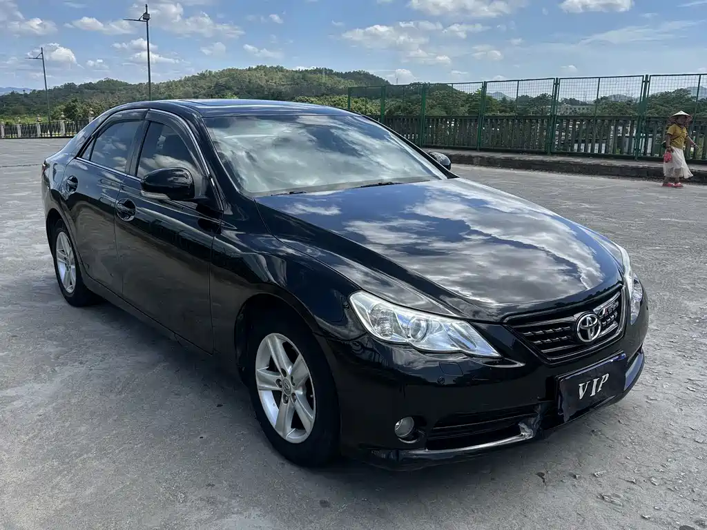 Toyota Reiz