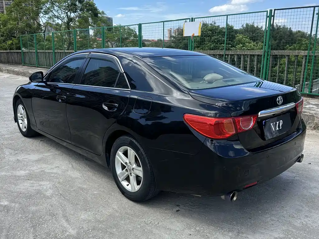 Toyota Reiz