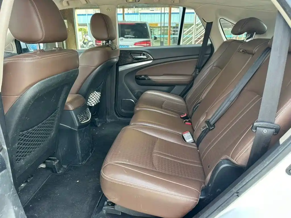 BYD S7