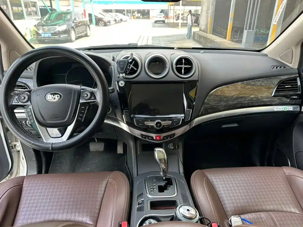 BYD S7