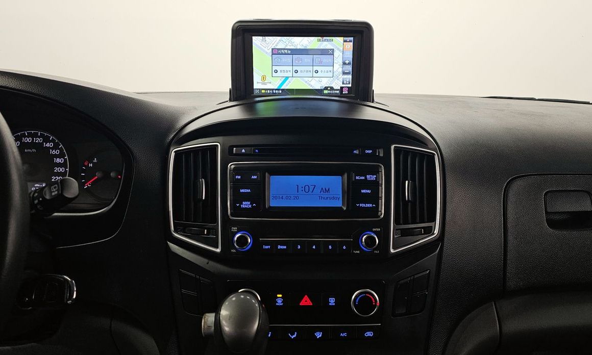 Hyundai Starex