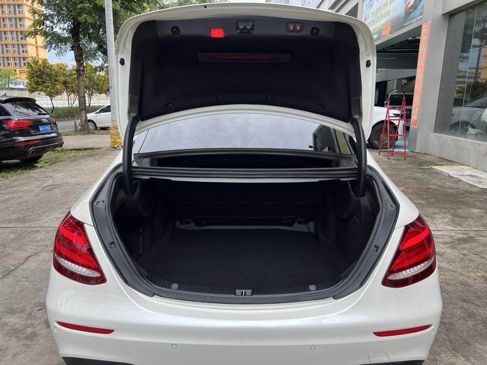 Mercedes-Benz Mercedes-Benz E-Class