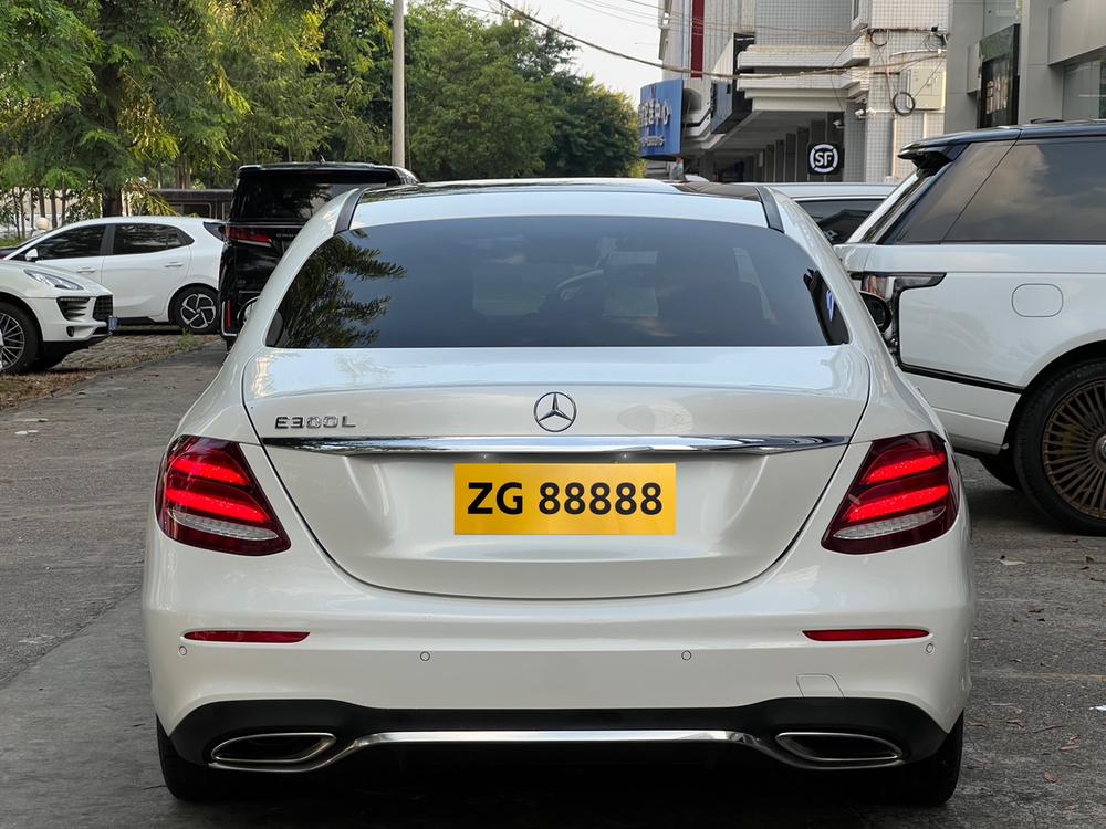 Mercedes-Benz Mercedes-Benz E-Class