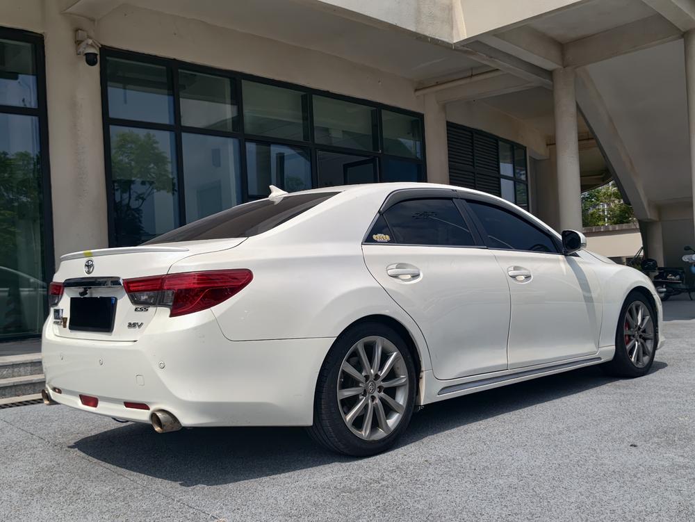 Toyota Reiz