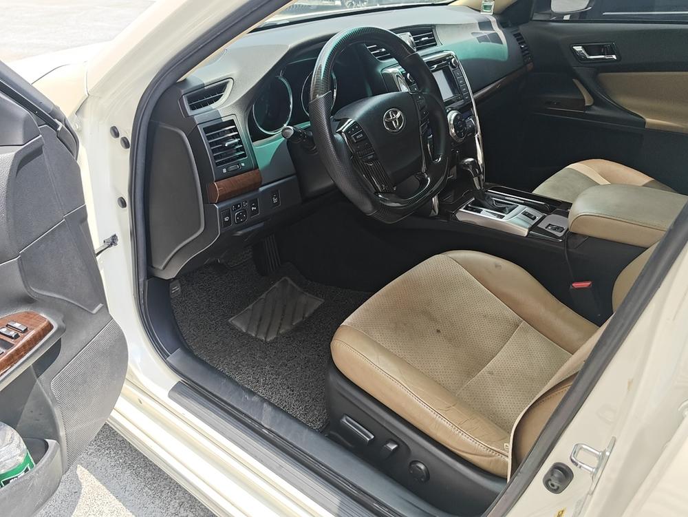 Toyota Reiz