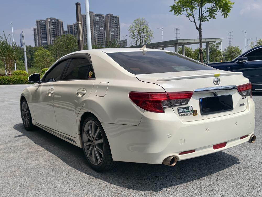 Toyota Reiz