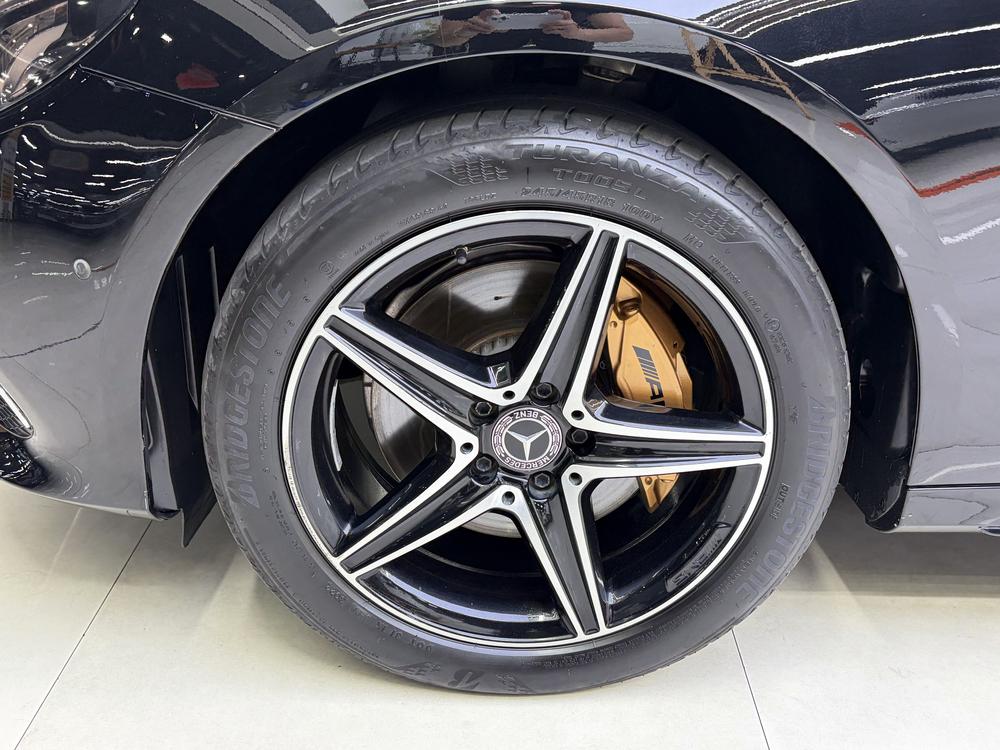 Mercedes-Benz Mercedes-Benz E-Class