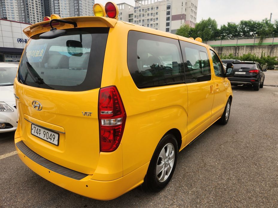 Hyundai Starex
