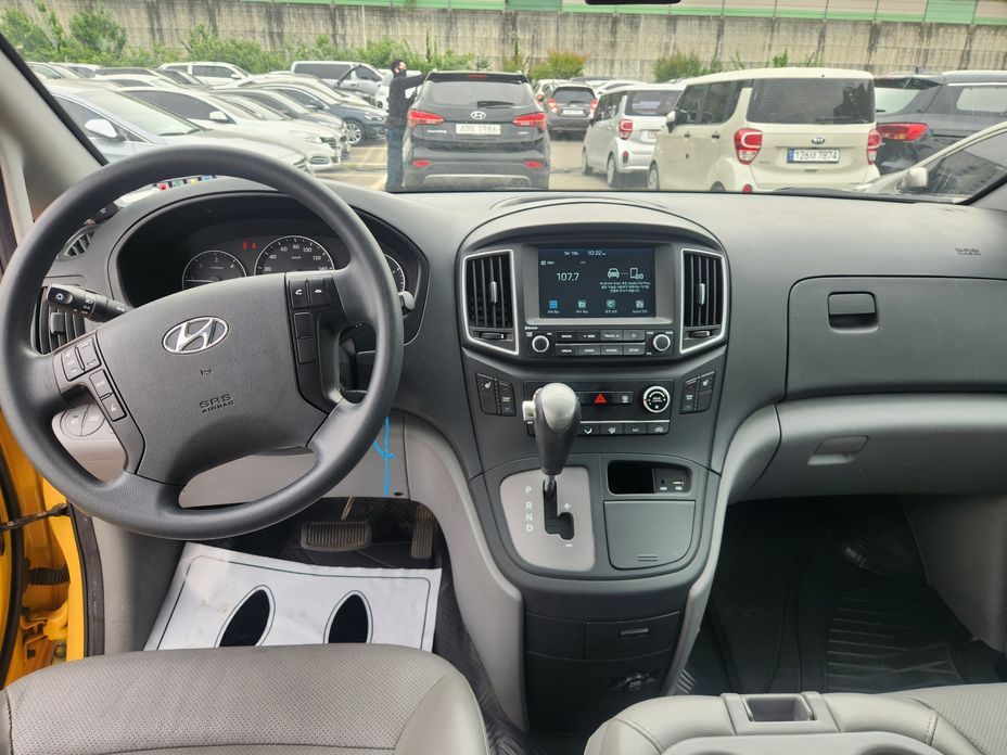 Hyundai Starex