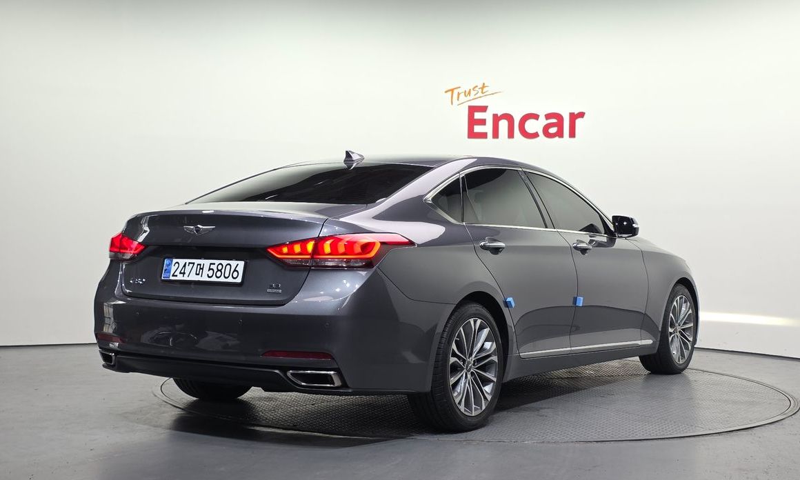 Hyundai Genesis