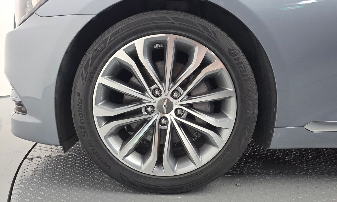 Hyundai Genesis