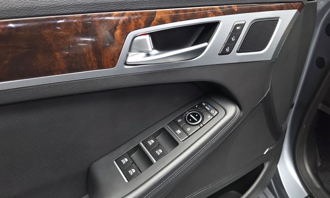 Hyundai Genesis