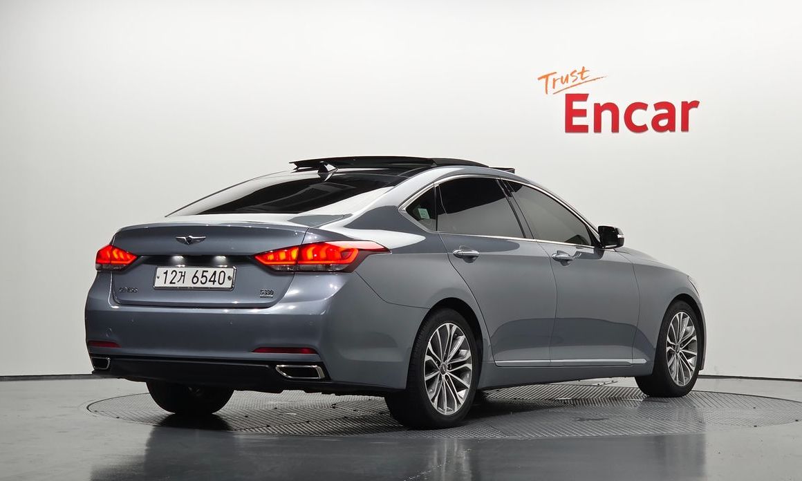 Hyundai Genesis