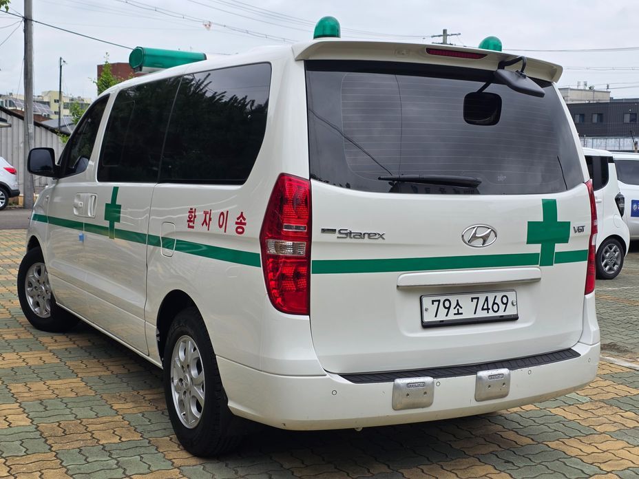 Hyundai Starex