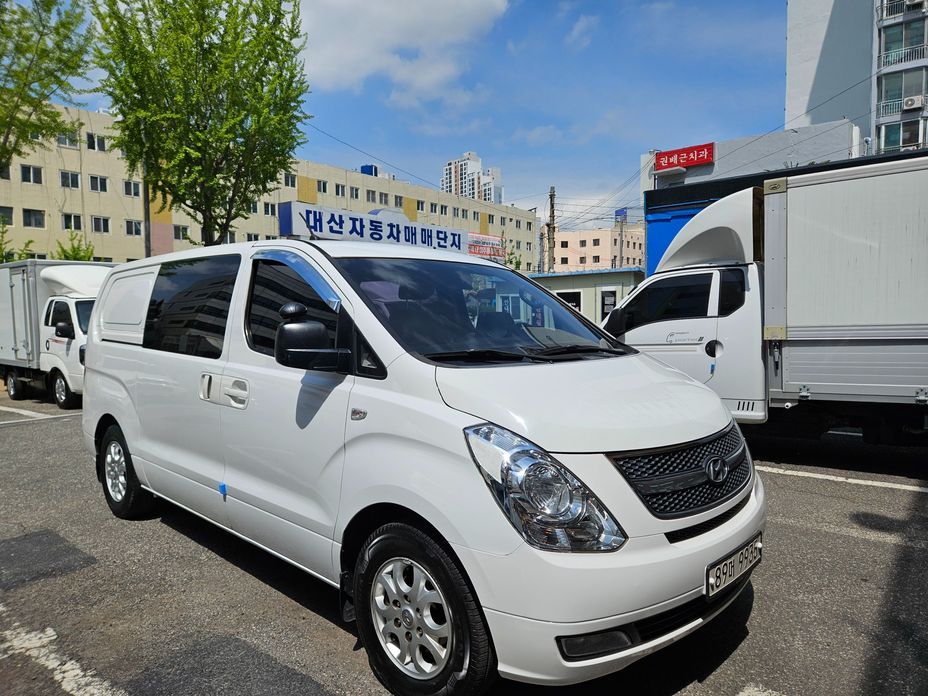 Hyundai Starex
