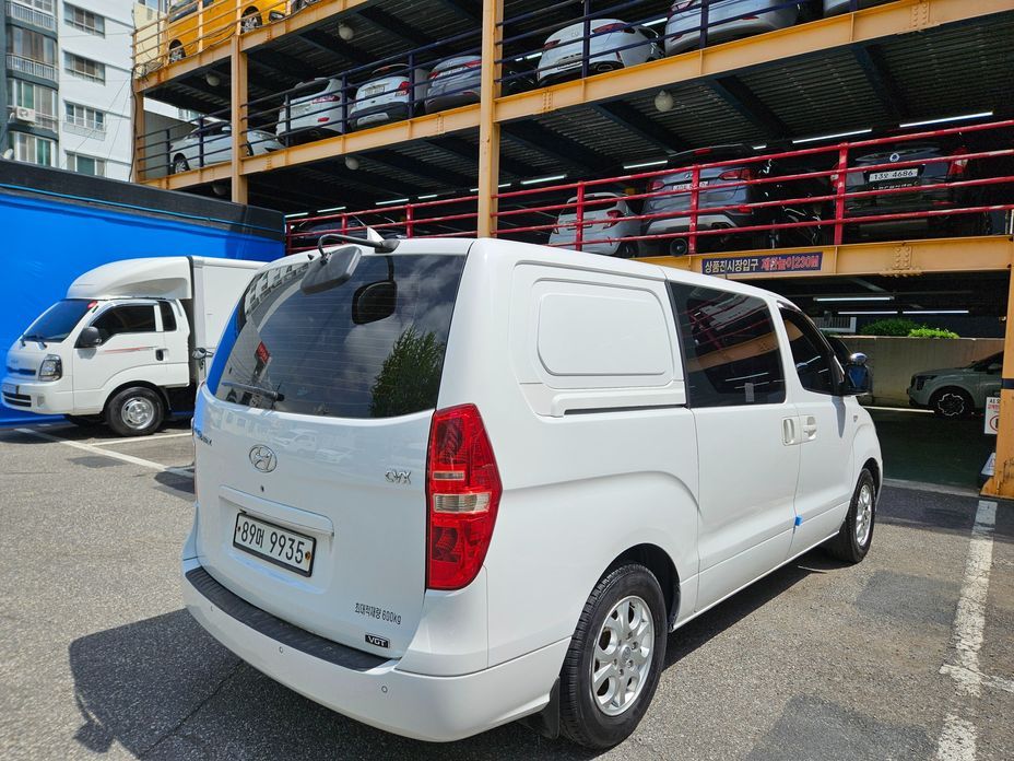 Hyundai Starex