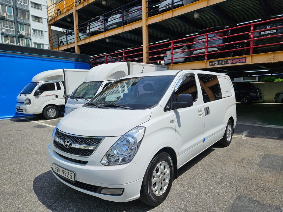 Hyundai Starex