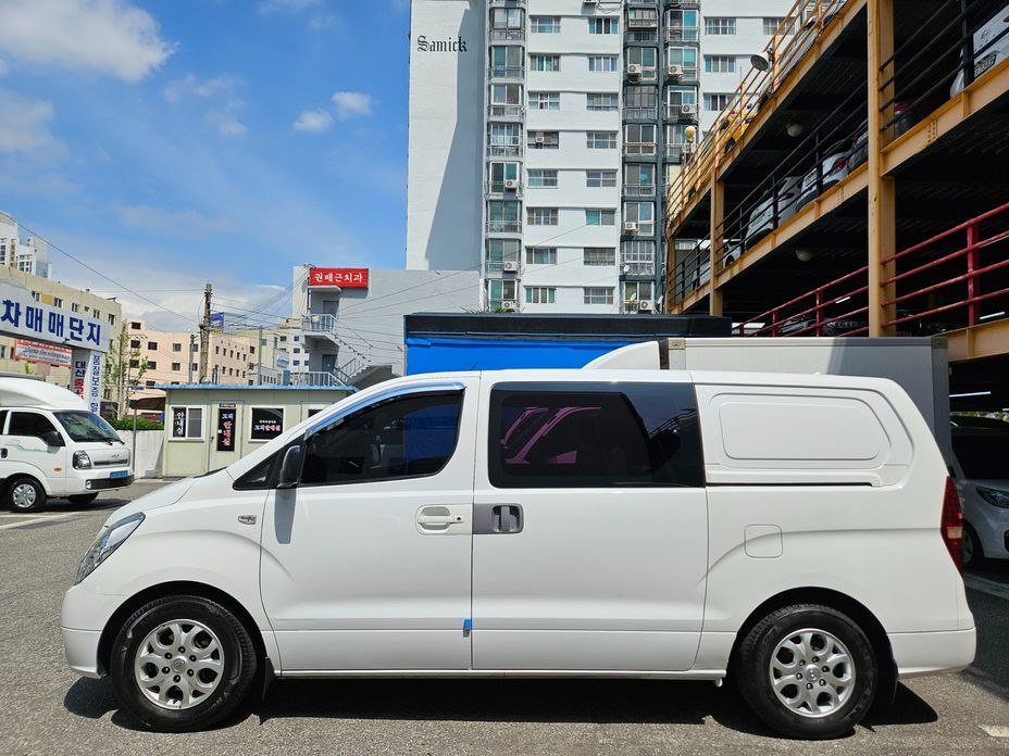 Hyundai Starex