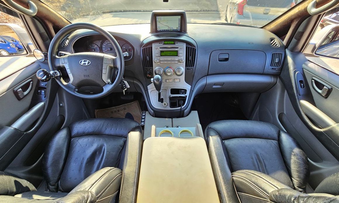 Hyundai Starex