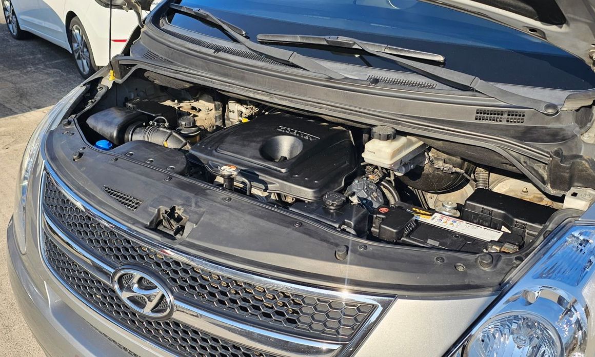 Hyundai Starex