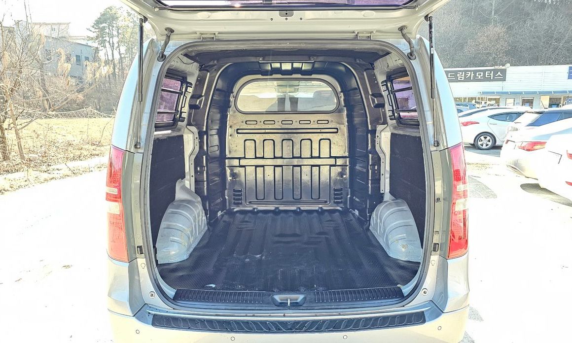 Hyundai Starex