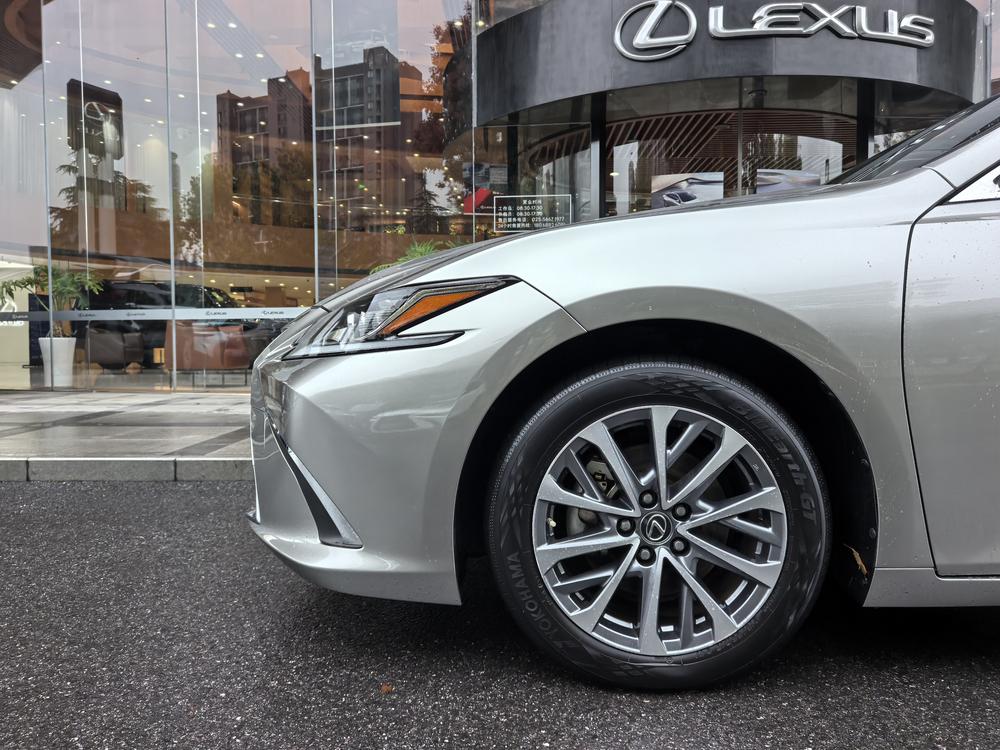 Lexus Lexus ES
