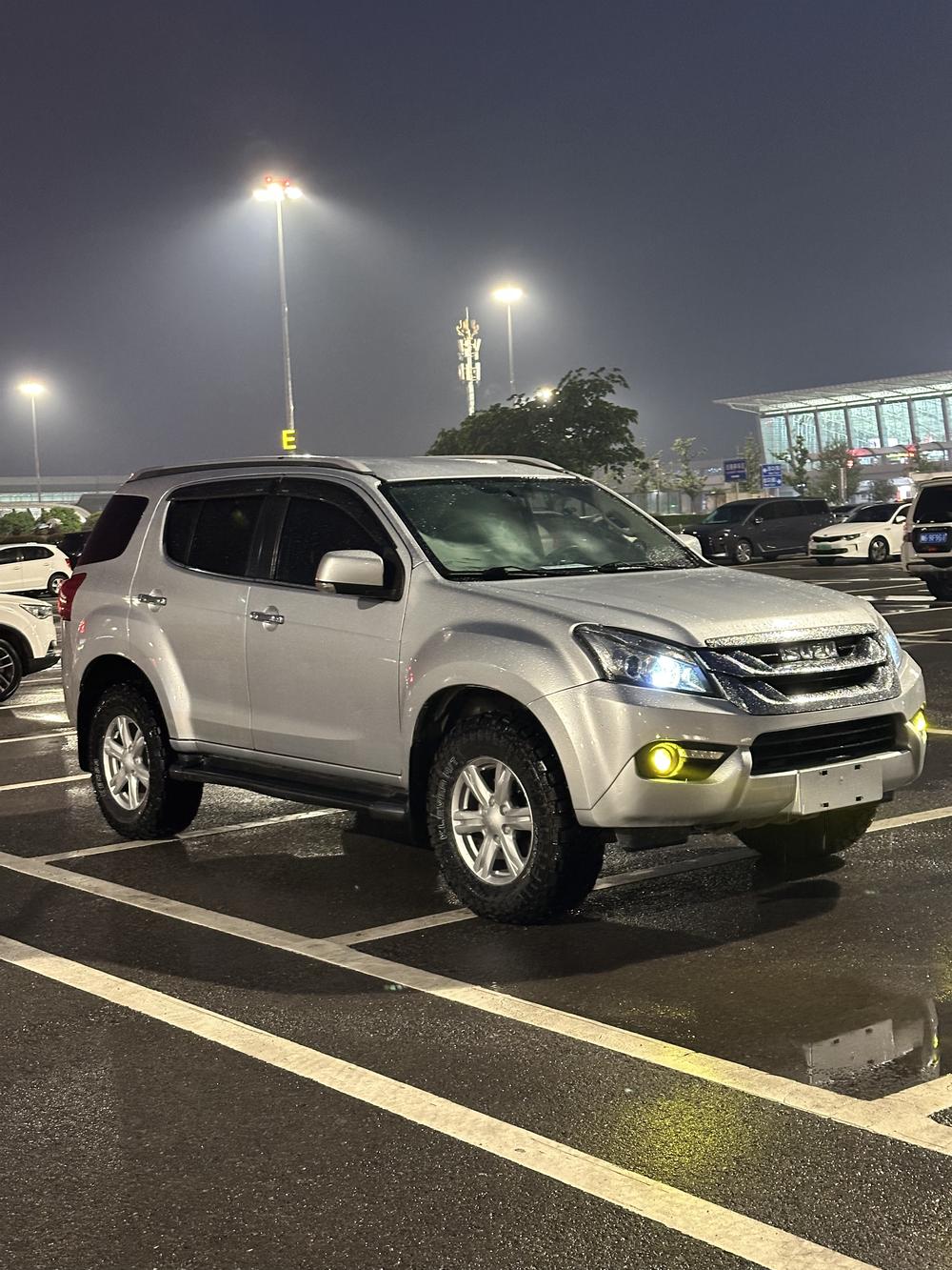 Isuzu mu-X