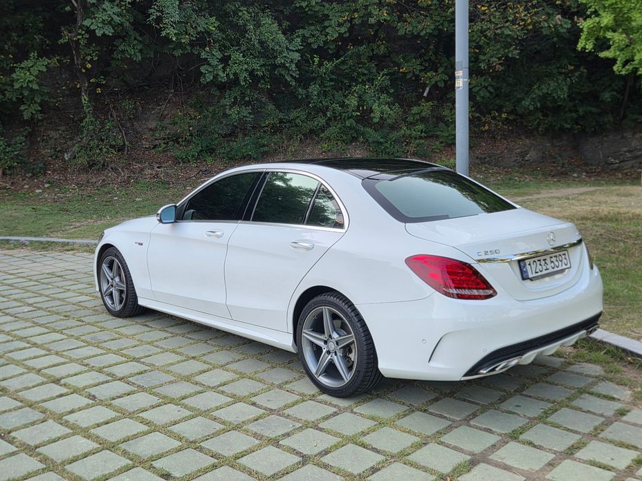 Mercedes-Benz C-Class