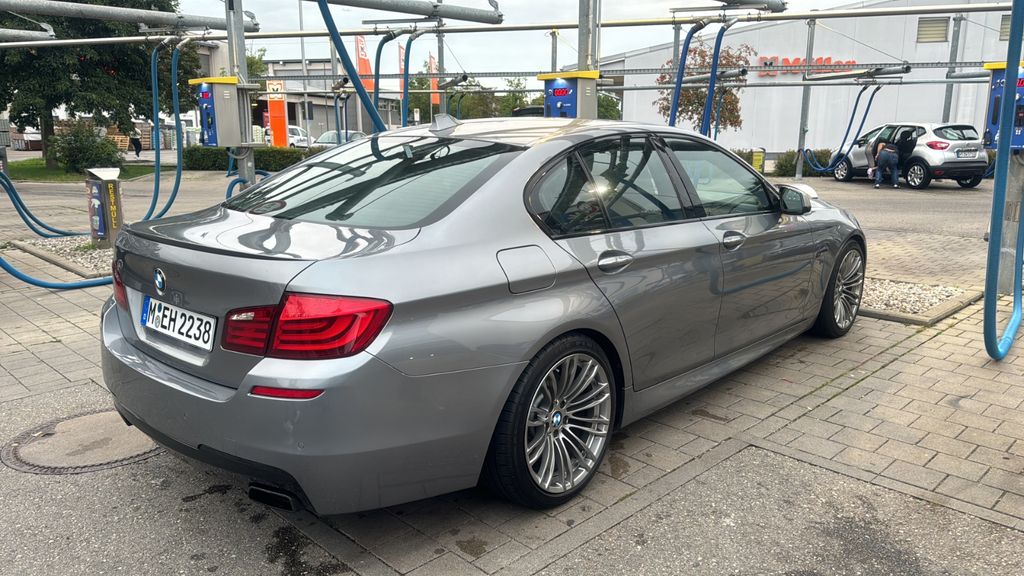 BMW M550