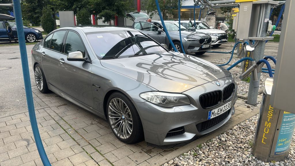 BMW M550