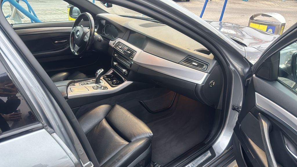 BMW M550
