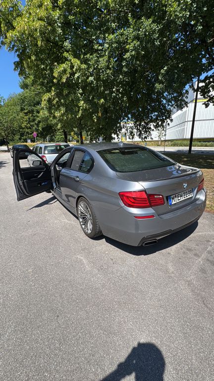 BMW M550